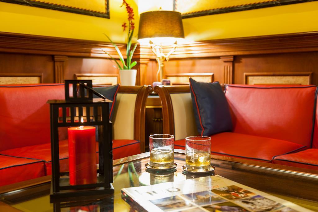 Hotel Manfredi Suite In Rom Exteriör bild